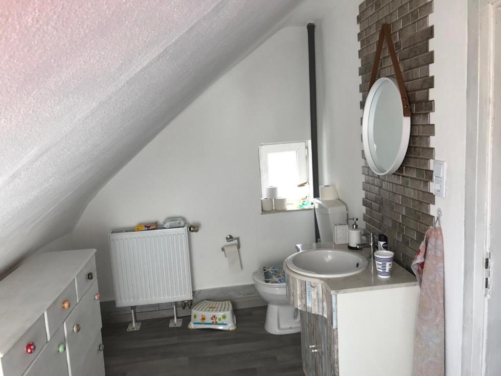 Ferienwohnung Im Einfamilienhaus, Automobil Und Robert Schumann Stadt Цвиккау Экстерьер фото
